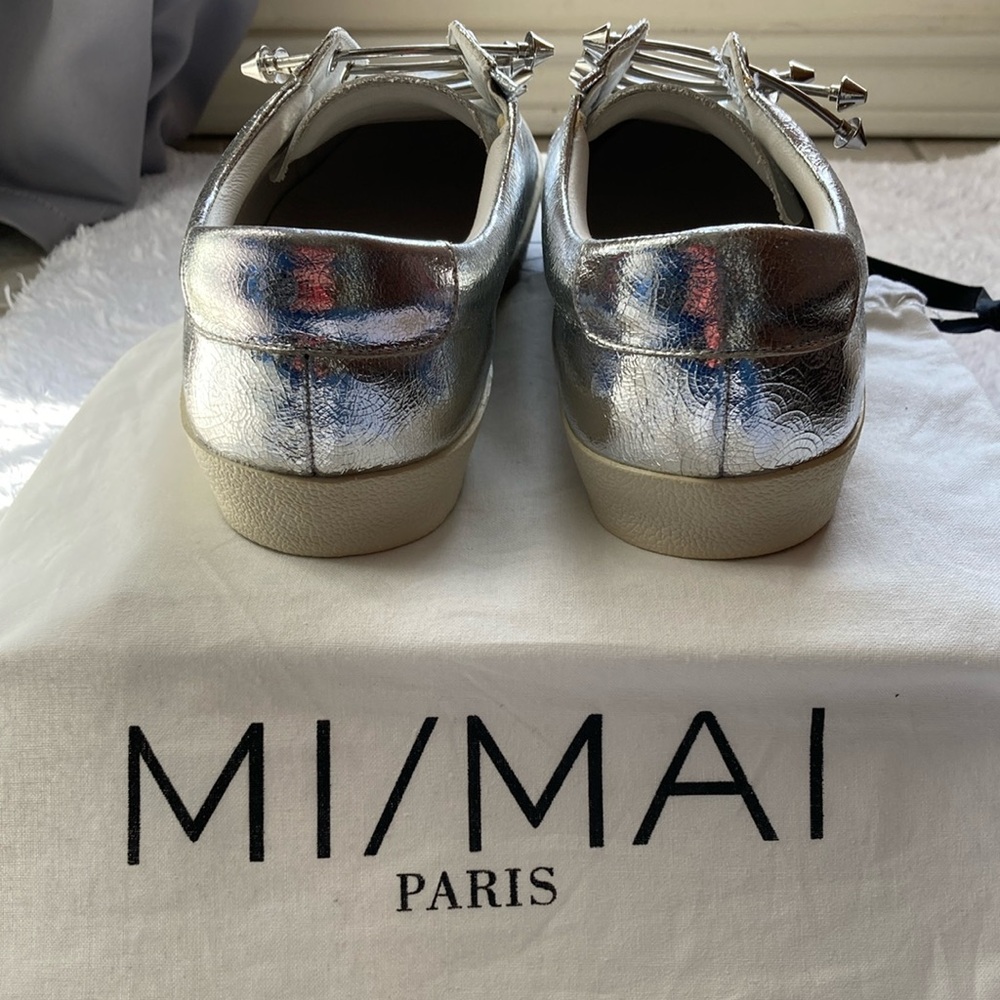 Silver Low-Top Sneakers with Metallic Finish - Picture 7 of 8